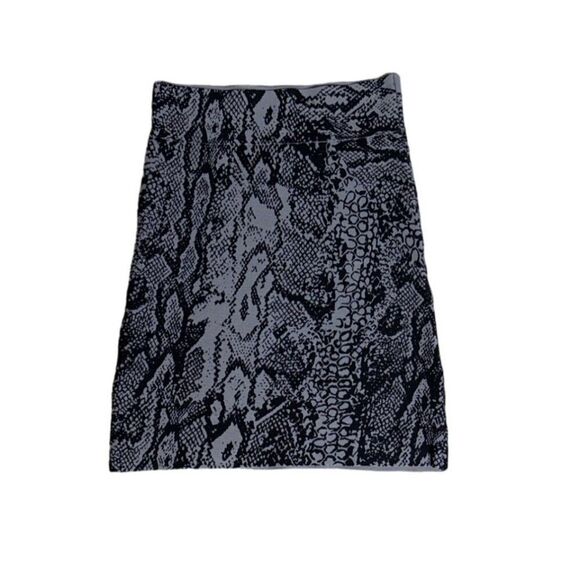 BCBG MaxAZRIA  Bandage Skirt size Medium - Picture 1 of 4